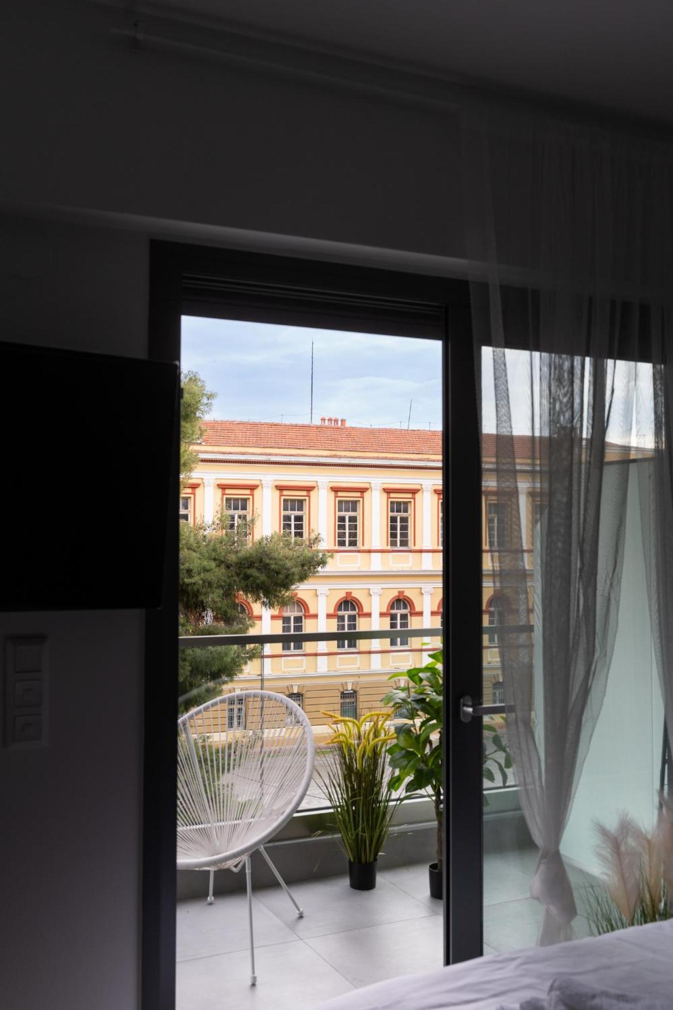 Velvet Luxury Studios In The City Center By Binobi! เทสซาโลนิกิ ภายนอก รูปภาพ